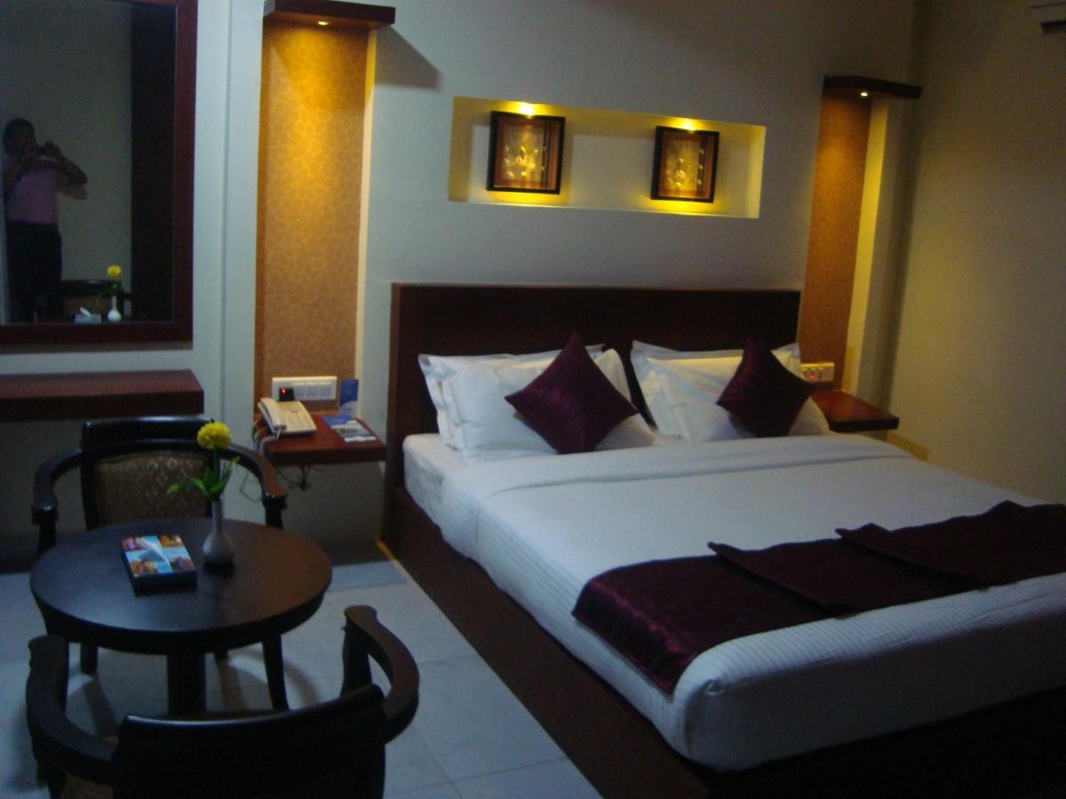 Rouba Residency Hotel Ponnāni Exterior photo