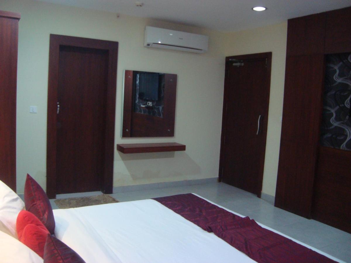 Rouba Residency Hotel Ponnāni Exterior photo